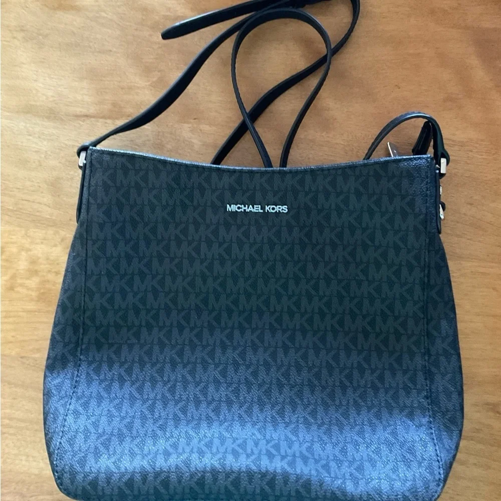 Michael Kors Jet Set Travel Large Logo Messenger Bag Black